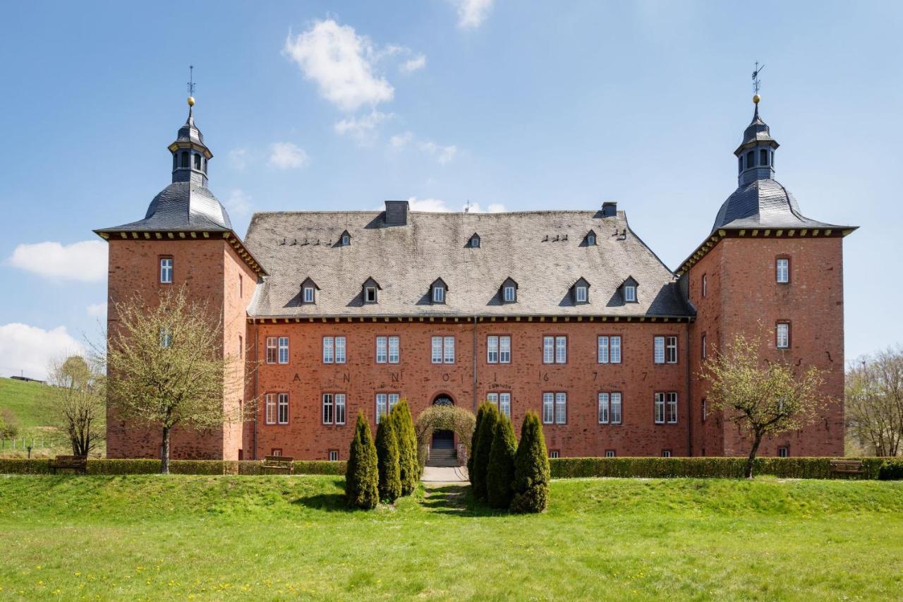 Ferienwohnung Saalstube - Schloss Adolphsburg Кирххундем Экстерьер фото